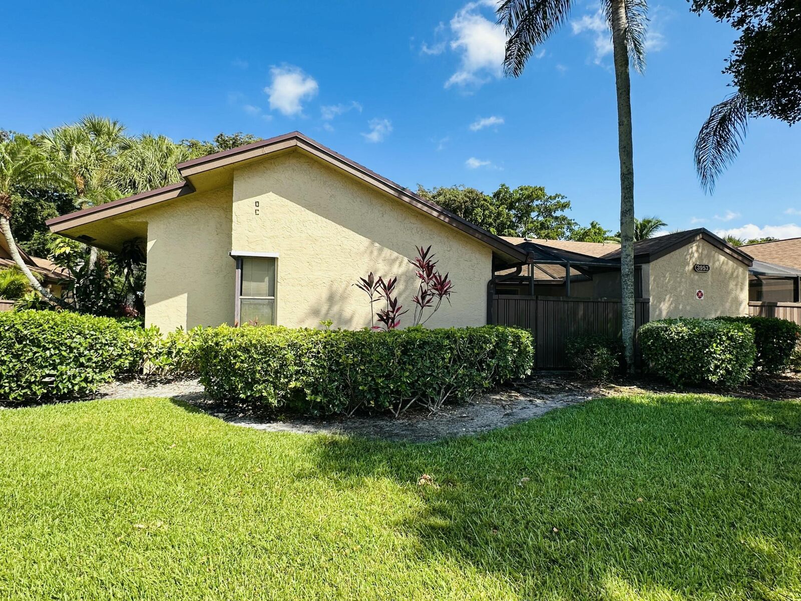 Property Photo:  3953 Cocoplum Circle 3611  FL 33063 