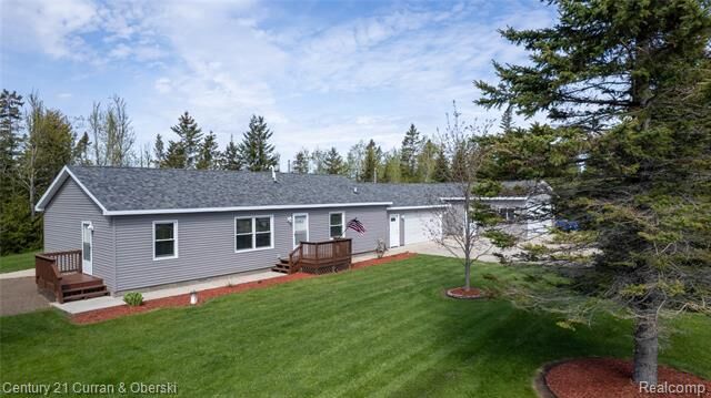 Property Photo:  15262 US 23 S  MI 49777 