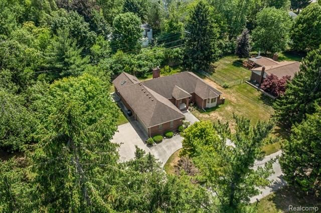 Property Photo:  30531 Pembroke Street  MI 48152 