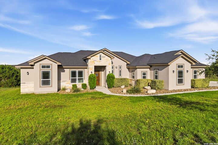 Property Photo: 136 Vista View Pl TX 78070