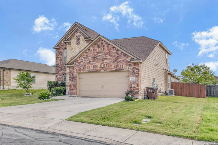 Property Photo: 2606 Wolf Moon TX 78109