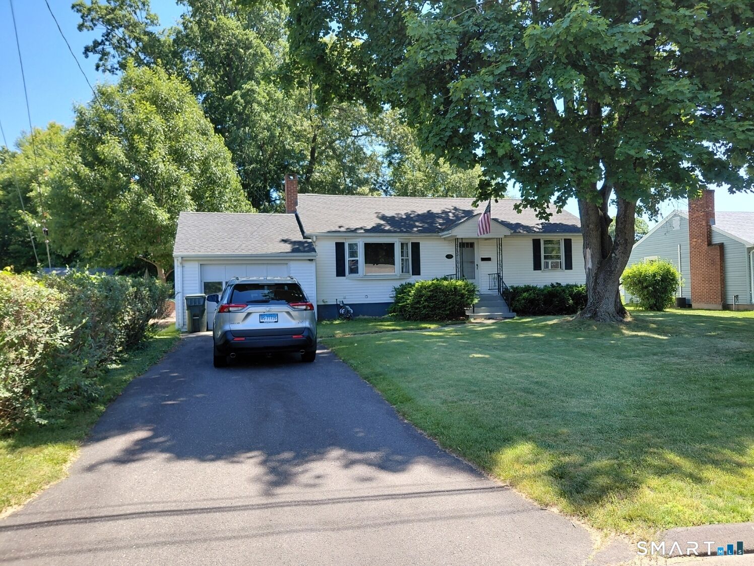 Property Photo:  101 Brace Road  CT 06111 
