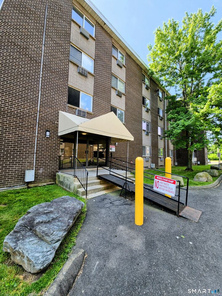 Property Photo:  80 Claudia Drive 271  CT 06516 