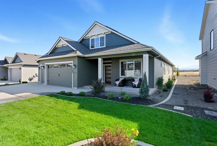Property Photo: 12213 N Valencia Ave WA 99218