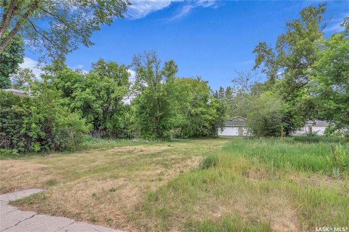 Property Photo:  431B R Avenue S  SK S7M 2Z4 