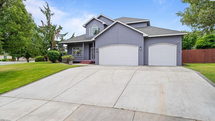 Property Photo: 4911 Milky Way WA 99353