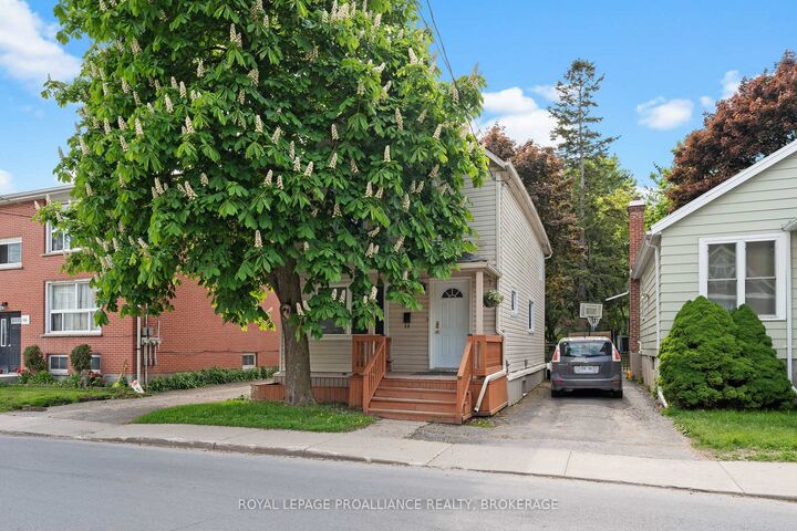 Property Photo: 468-470 Victoria Street ON K7L 3Z7