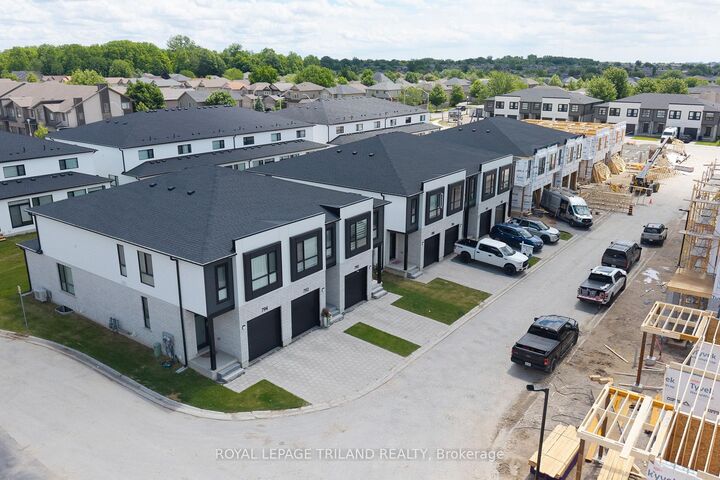 768 Banyan Lane — photo 1