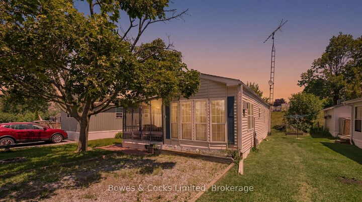 13 Trillium Drive — photo 1