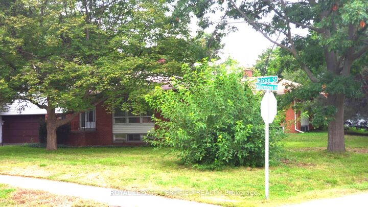 Property Photo: 1373 Hixon Street ON L6L 1R9