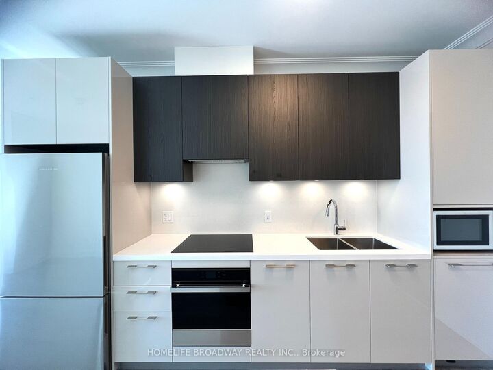 Property Photo: 8 Water Walk Drive 4602 ON L3R 6L4