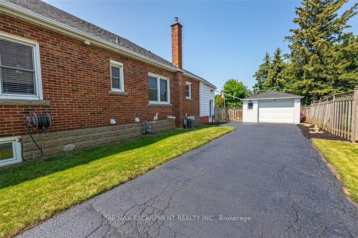 Property Photo: 930 West 5th Street ON L9C 3R7