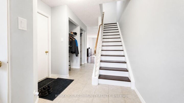 Property Photo: 210 Highland Crescent 19 ON N2M 5H7