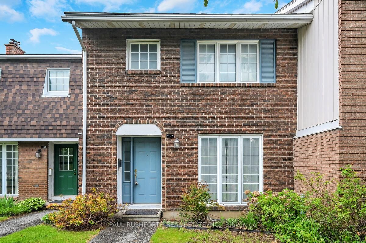 Property Photo: 1107 Meadowlands Drive ON K2C 0K5