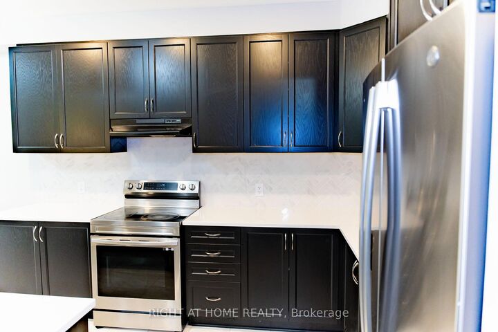 Property Photo: 76 Kindred Row ON K2S 3A2
