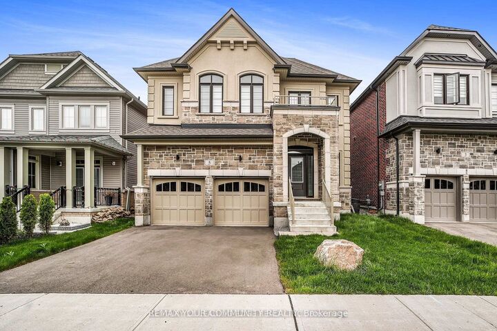 Property Photo: 5 Valleo Street ON L4P 0J8