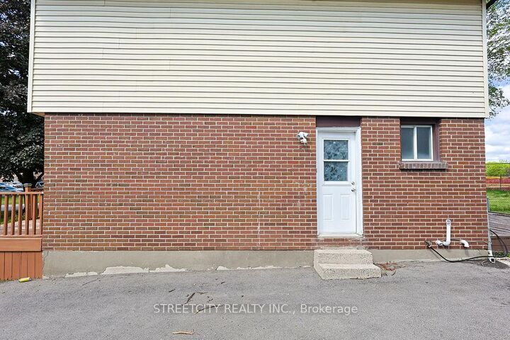 Property Photo: 208 Admiral Drive ON N5V 1H8