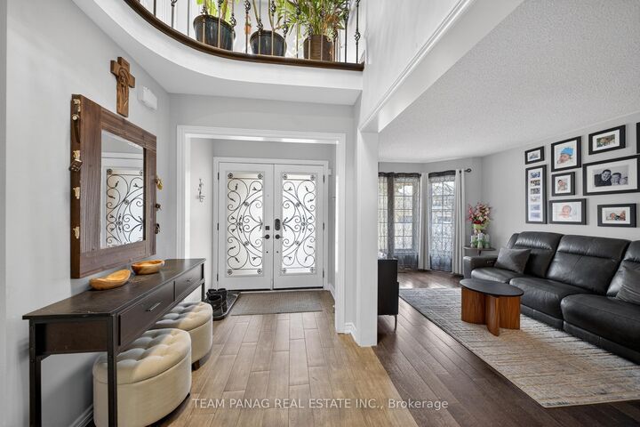 Property Photo: 8 Deerglen Drive ON L6R 1M1