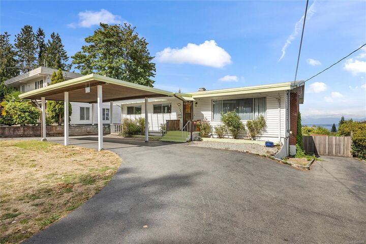 Property Photo: 1968 Estevan Rd BC V9S 3Z2