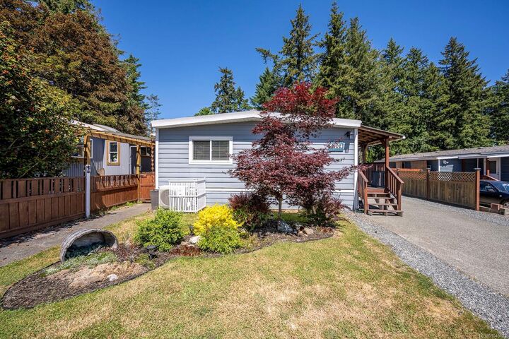 Property Photo: 2102 Stadacona Dr BC V9M 3P7