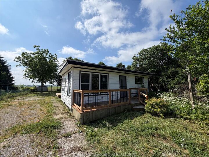 Property Photo: 656 McNaughton Avenue East ON N7L 0E4