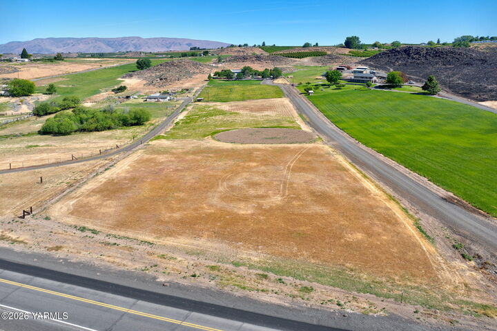 Property Photo: 601 Thompson Rd WA 98923