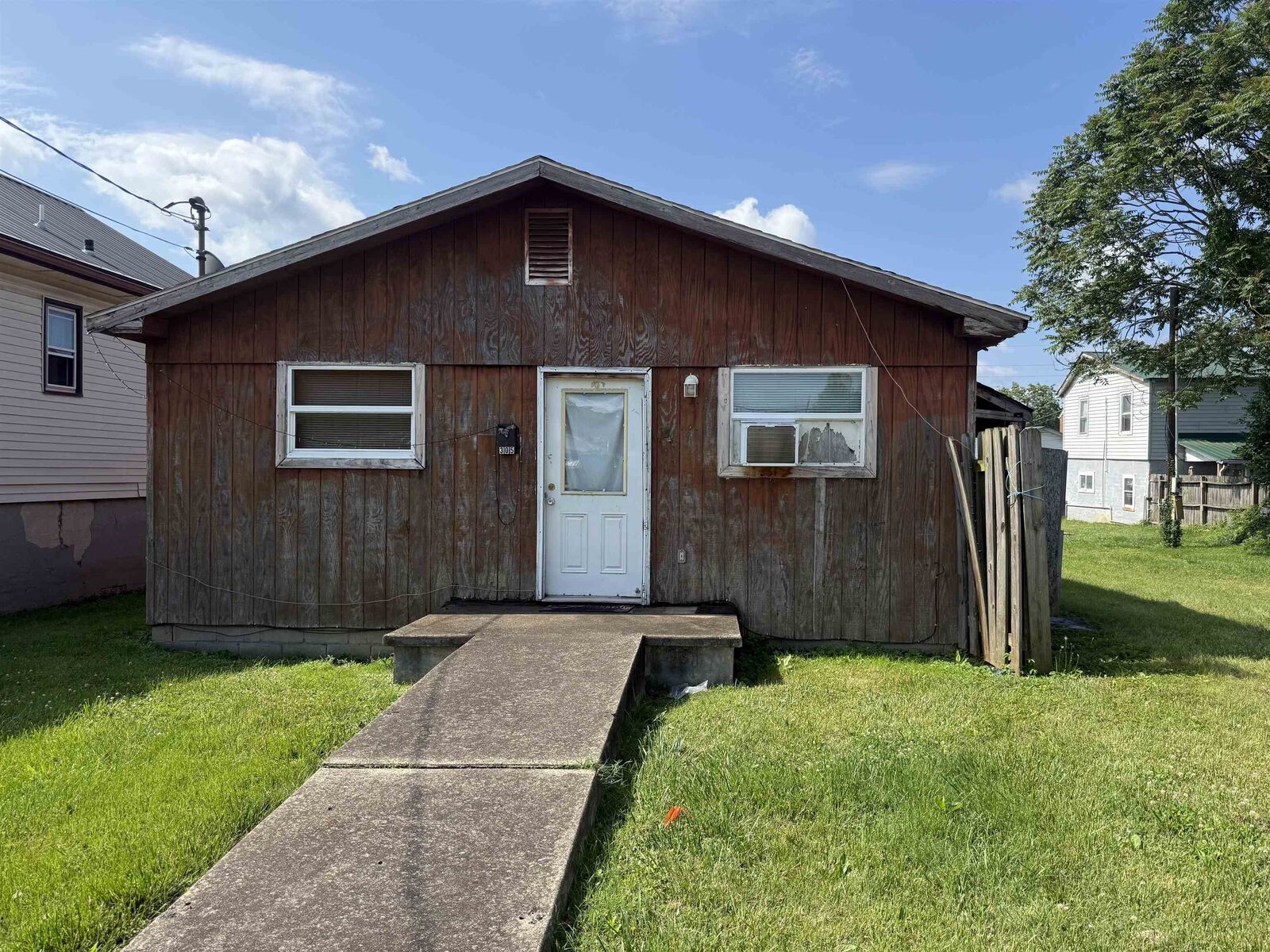 Property Photo: 305 35th Street KY 41129