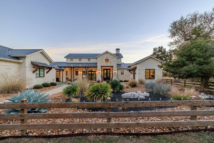 Property Photo:  176 Inspiration Loop  TX 78624 