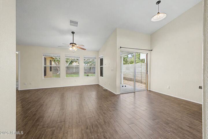 Property Photo:  1014 W Leah Lane  AZ 85233 