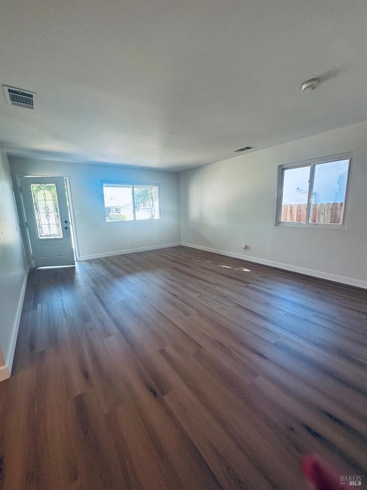 Property Photo:  1900 New Jersey Street  CA 94533 