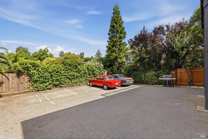 Property Photo: 31 Valencia Avenue CA 94901