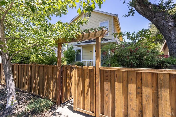 Property Photo: 1488 North Street CA 95404