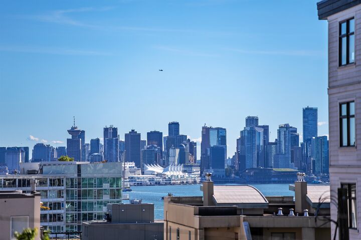 Property Photo:  122 E 3rd Street 301  BC V7L 1E6 