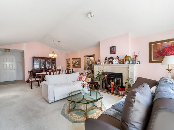 7660 Minoru Boulevard 301 — photo 1
