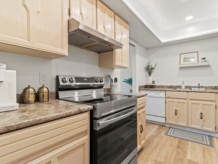 Property Photo:  1379 Merklin Street 302  BC V4B 4C2 