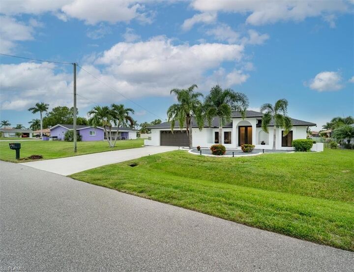 Property Photo: 3728 SE 18th Ave FL 33904