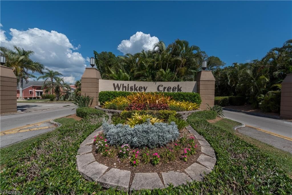Property Photo:  5585 Hamlet Ln  FL 33919 