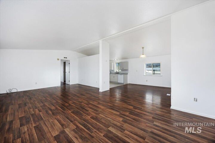 Property Photo:  600 Date Street  ID 83338 