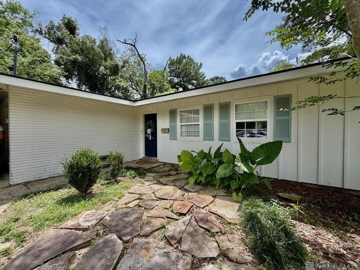 Property Photo:  4836 Woodside Dr  LA 70808 
