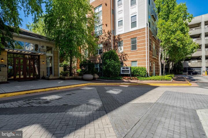 Property Photo: 9480 Virginia Center Boulevard 111 VA 22181
