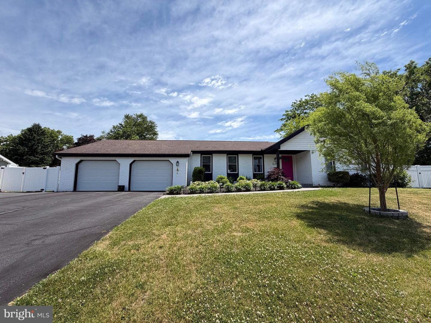 Property Photo:  1098 Hillview Lane  PA 17033 