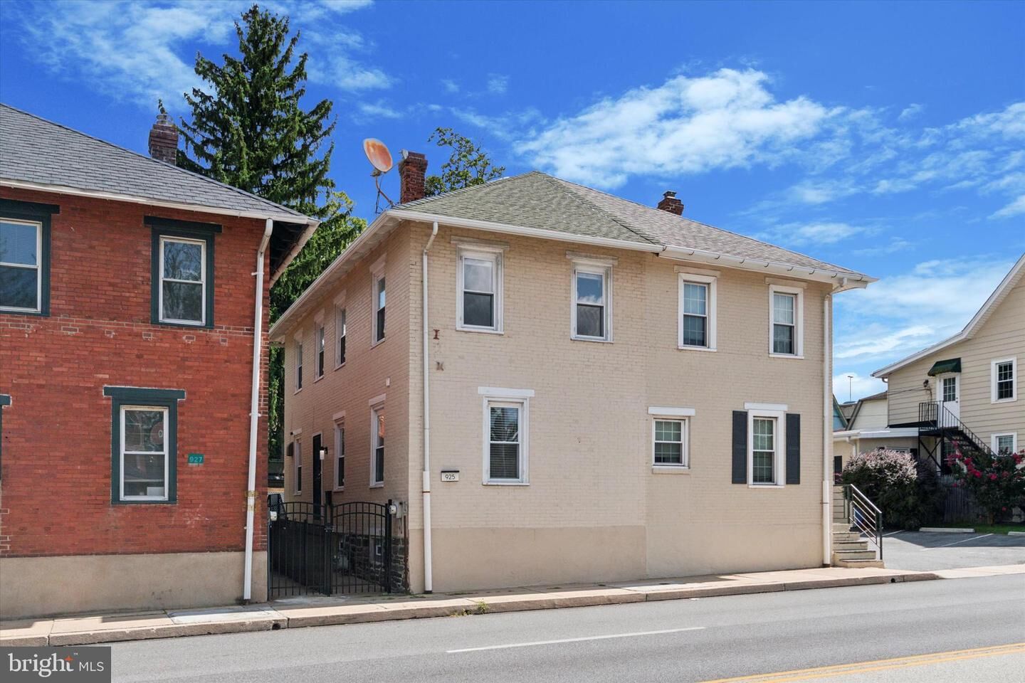 Property Photo: 925 County Line Road PA 19010