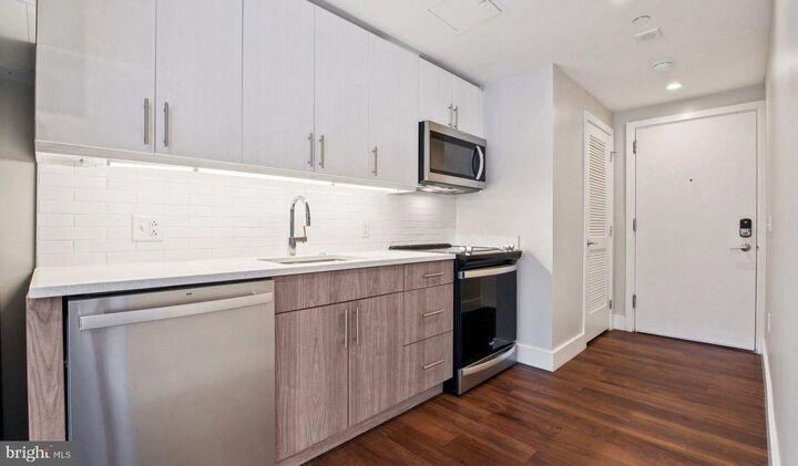 Property Photo: 2200 Benjamin Franklin Parkway E0615 PA 19130