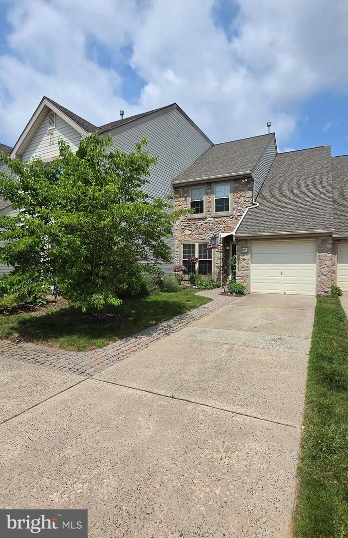 Property Photo:  105 Larkspur Court  PA 18914 