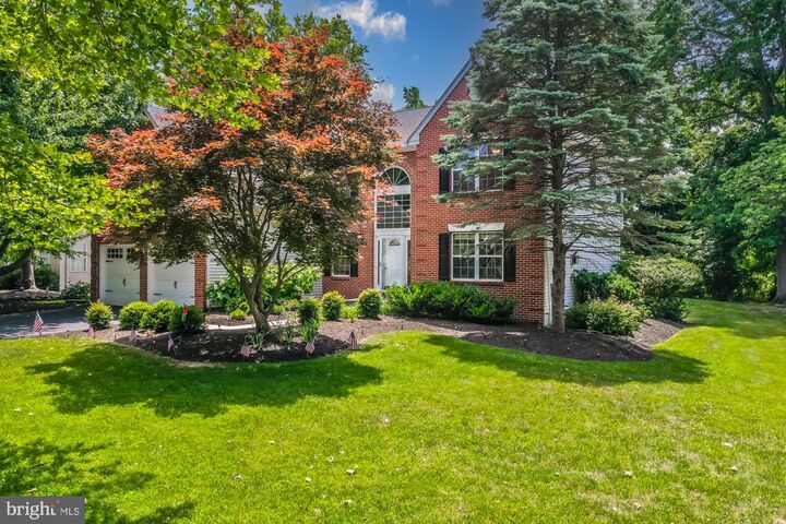 Property Photo:  1525 Colonial Drive  PA 19060 