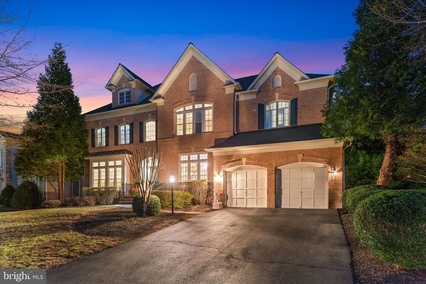 Property Photo: 8441 Link Hills Loop VA 20155