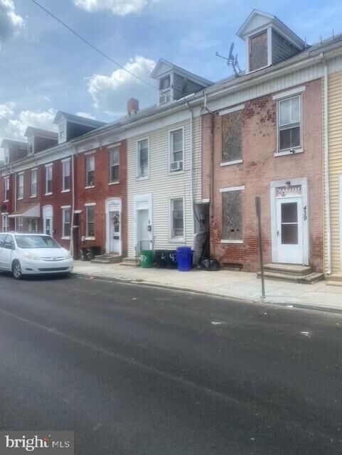 Property Photo:  439 E Walnut Street  PA 17403 