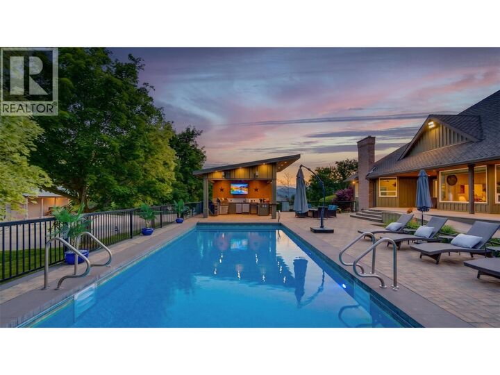 Property Photo:  6500 15th Avenue Southwest 1  BC V1E 1R5 