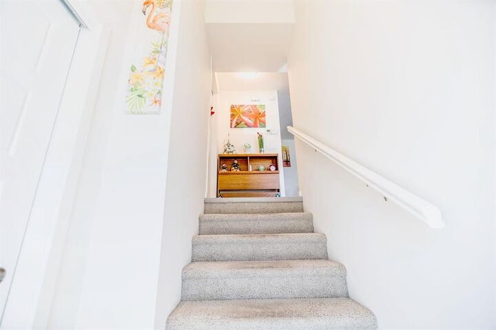 Property Photo:  690 Hugo Street South  MB R3L 0J1 