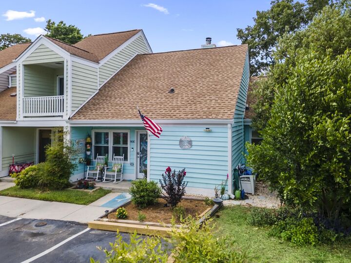 Property Photo:  800 Myrtle Ct. 1A  SC 29582 